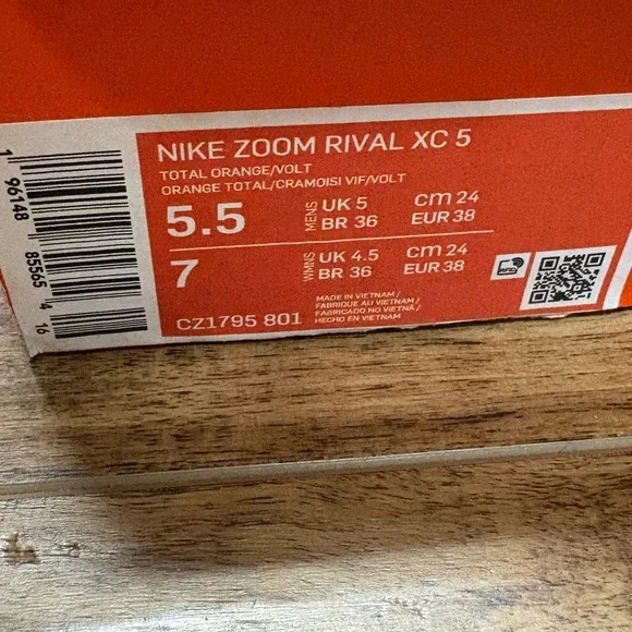 Nike Zoom Rival XC 5 cross-country spikes in a Total Orange, size 5.5, new